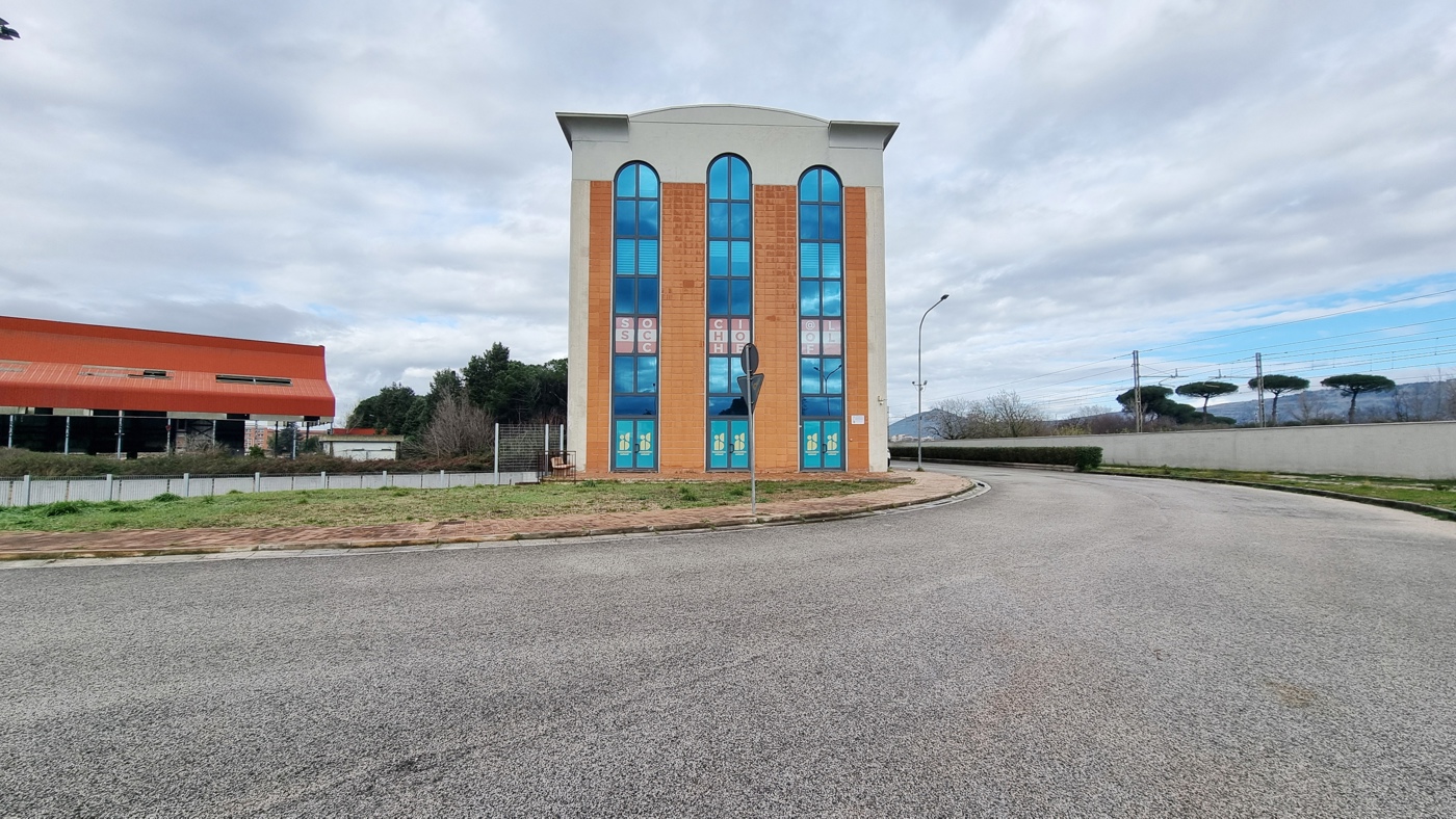 Ufficio con box doppio a Caserta