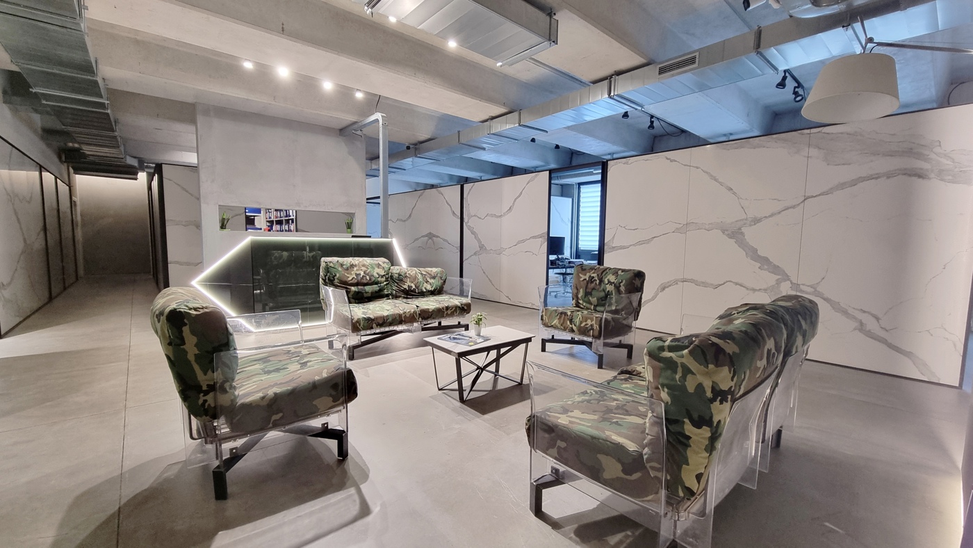 Ufficio con box doppio a Caserta