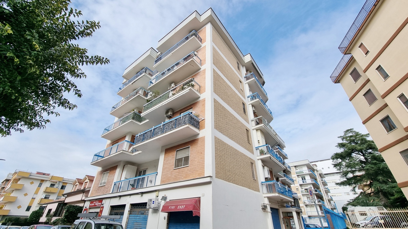 Trilocale da ristrutturare a Caserta