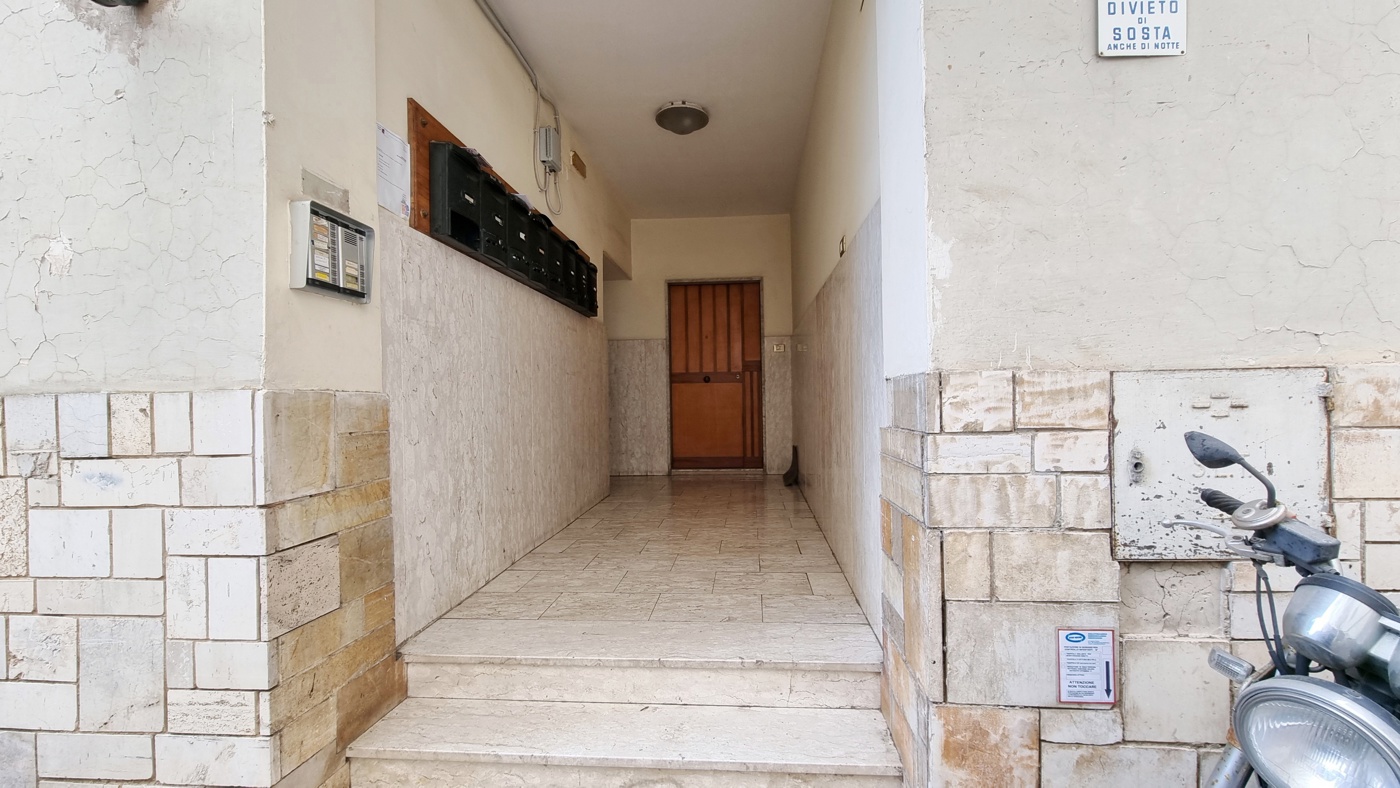 Trilocale arredato in affitto a Caserta