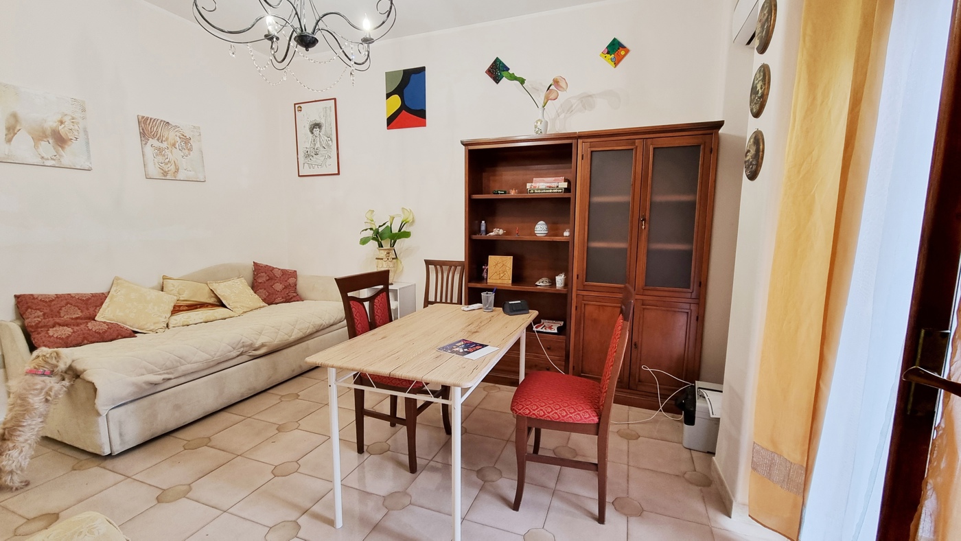 Trilocale arredato in affitto a Caserta