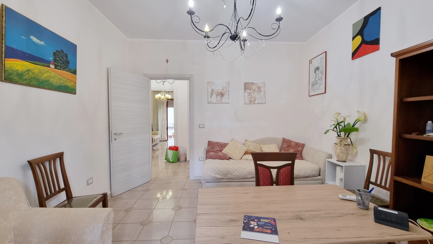 Trilocale arredato in affitto a Caserta