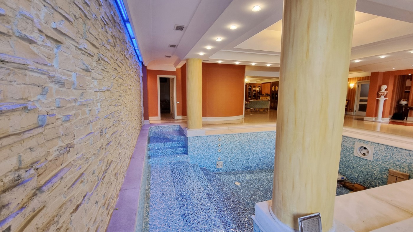 Villa con giardino a Caserta