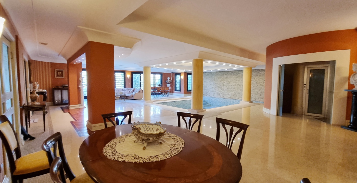 Villa con giardino a Caserta