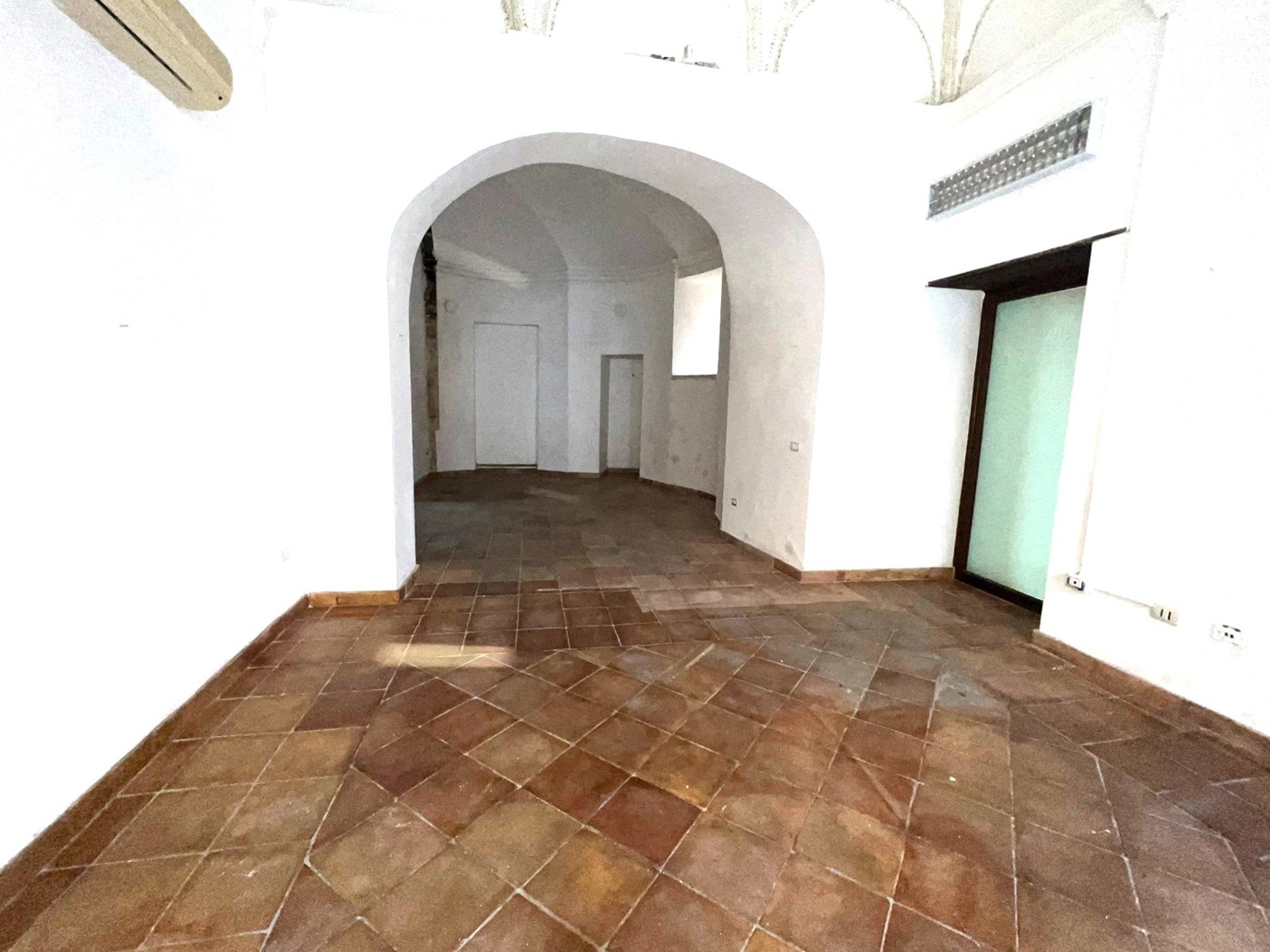 Negozio in affitto a Maddaloni