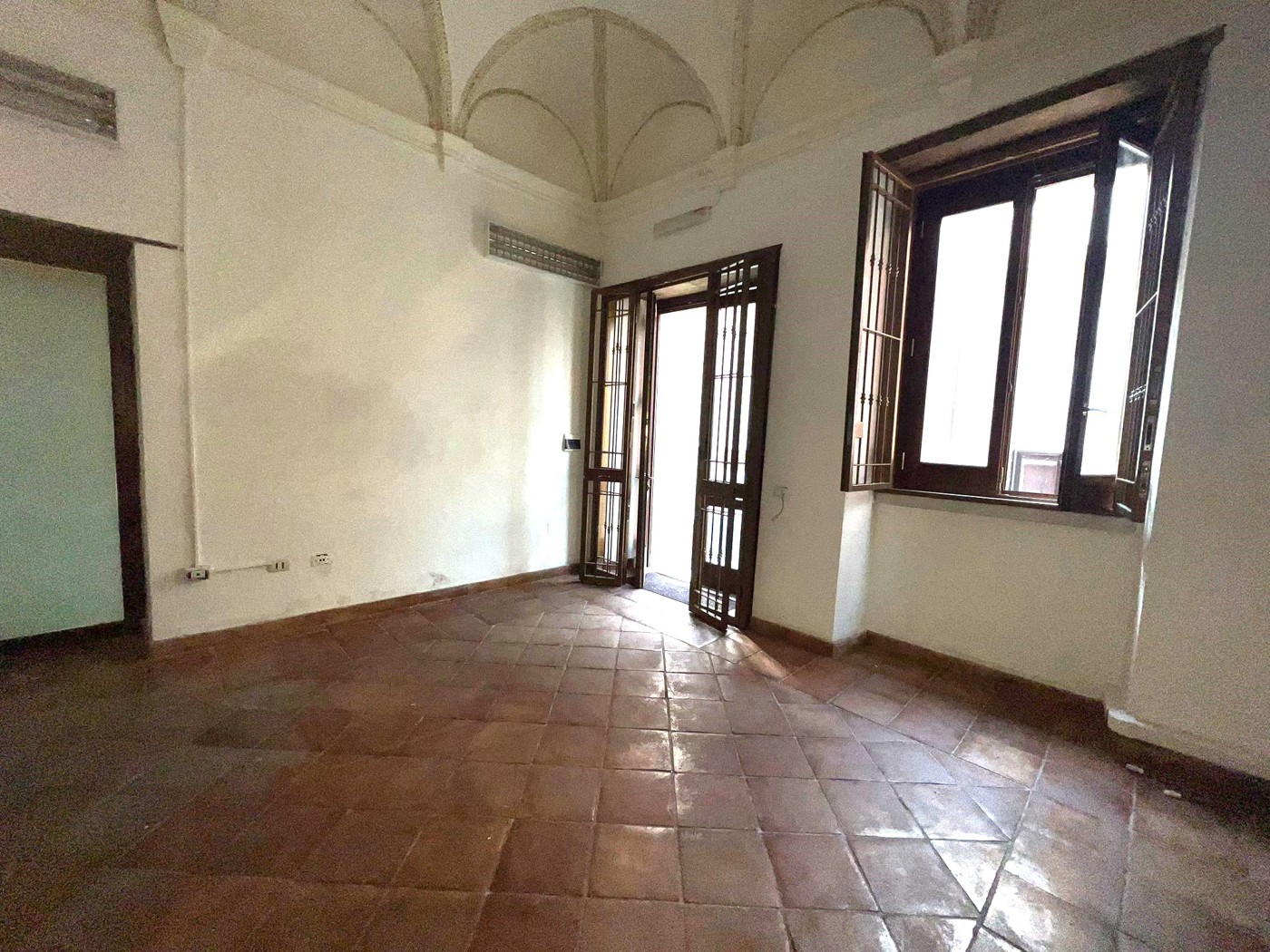 Negozio in affitto a Maddaloni