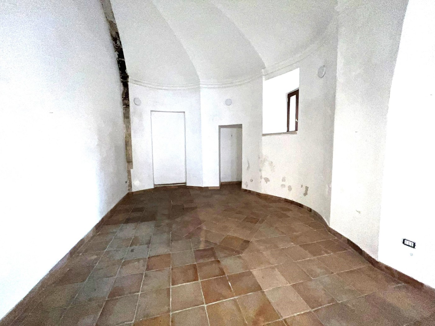 Negozio in affitto a Maddaloni