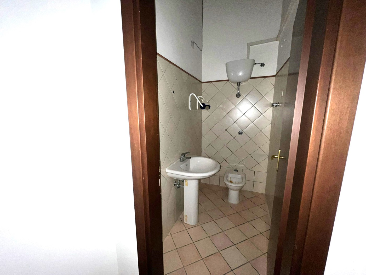 Negozio in affitto a Maddaloni