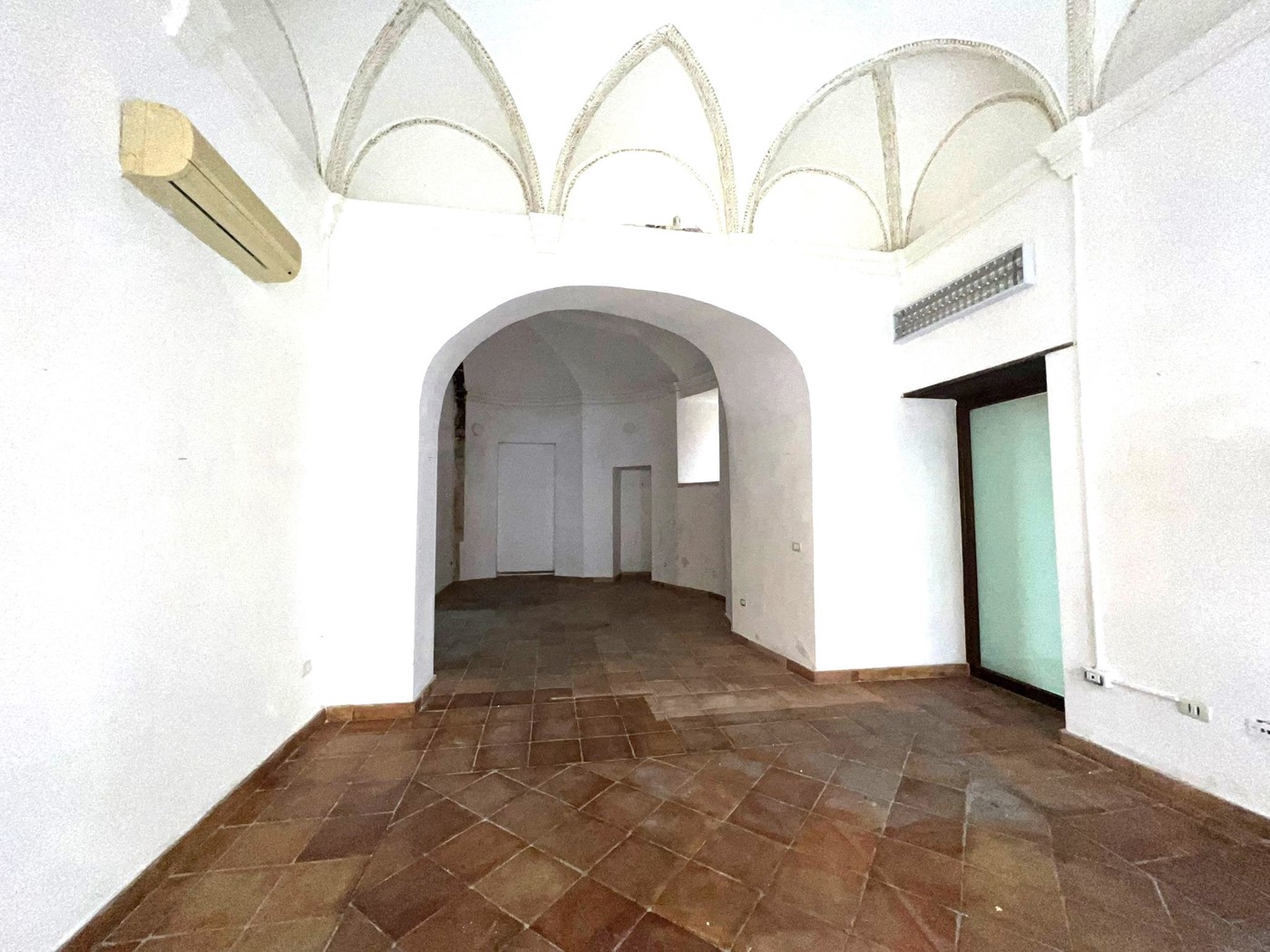 Negozio in affitto a Maddaloni