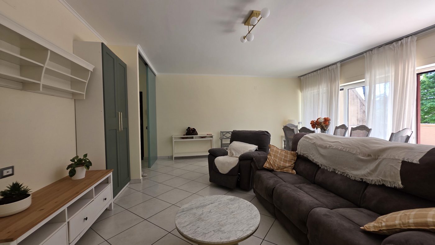 Quadrilocale arredato in affitto a Caserta