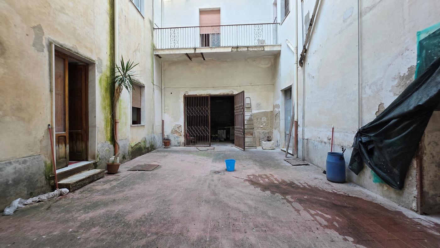 Appartamento da ristrutturare a Maddaloni