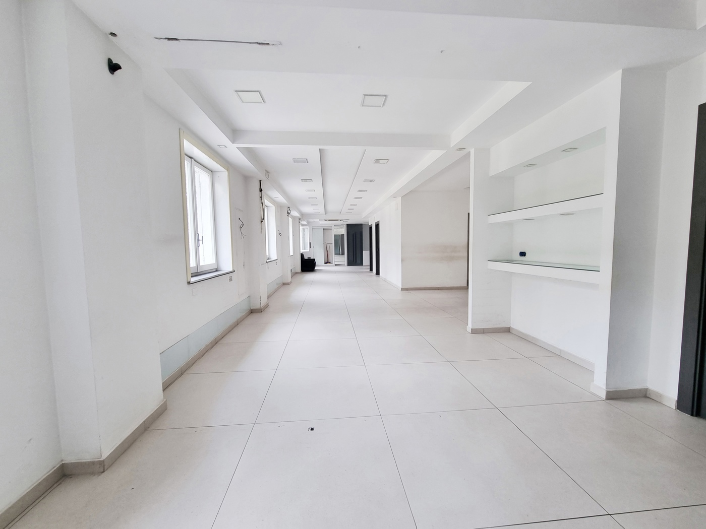 Negozio in affitto a Caserta