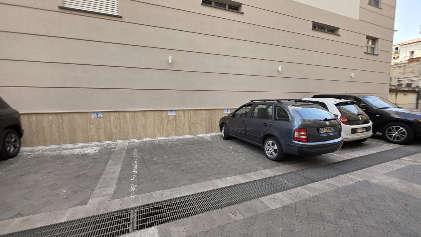Ufficio con box doppio a Caserta