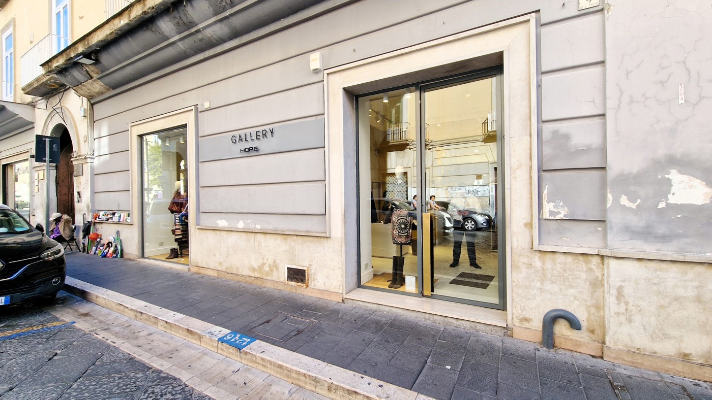 Negozio in affitto a Caserta