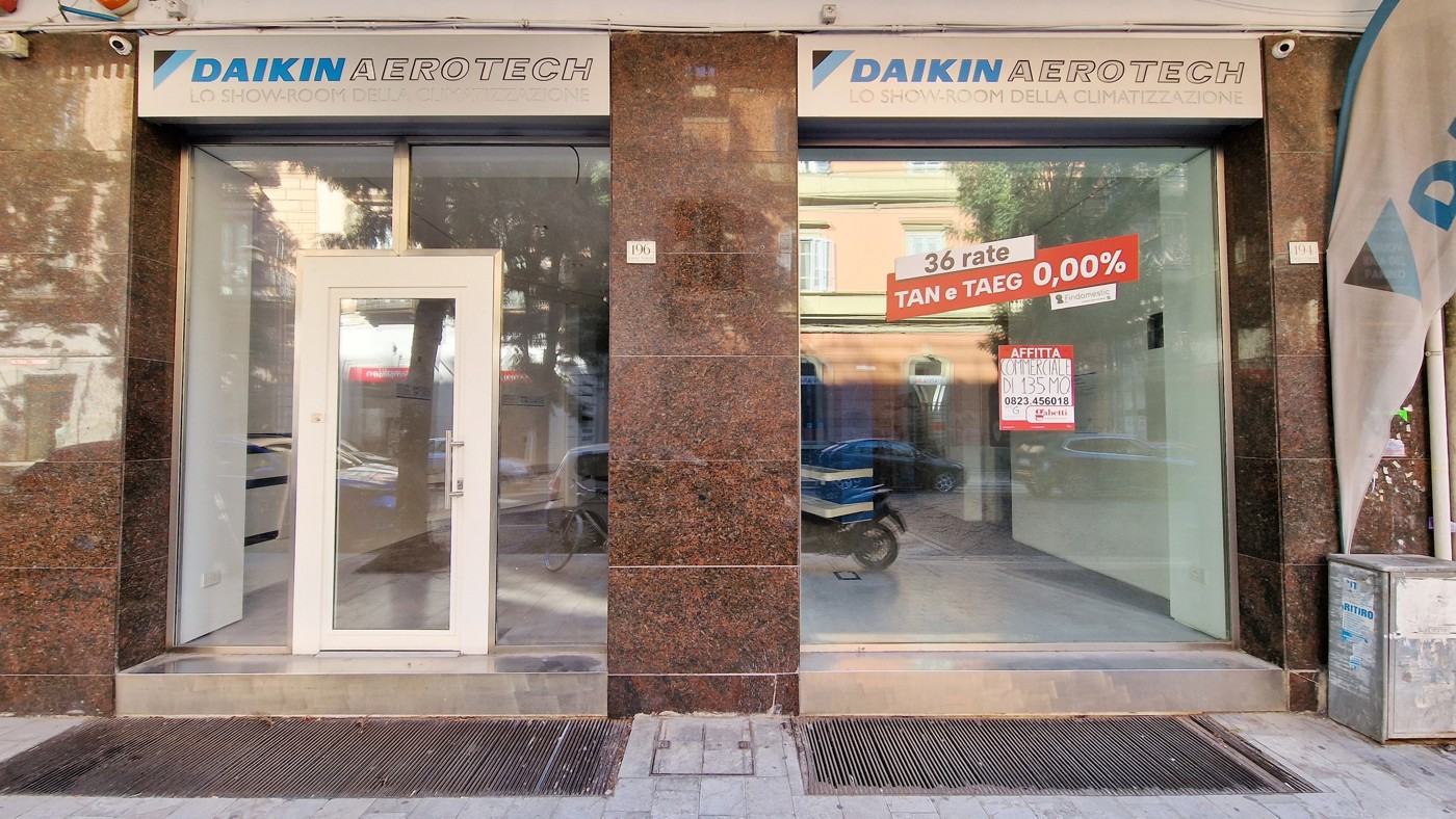 Negozio in affitto a Caserta