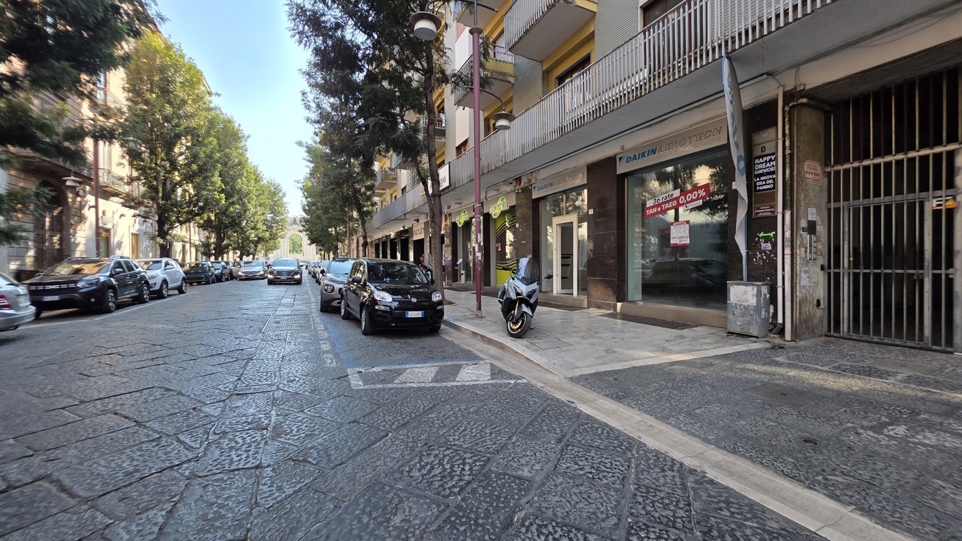 Negozio in affitto a Caserta