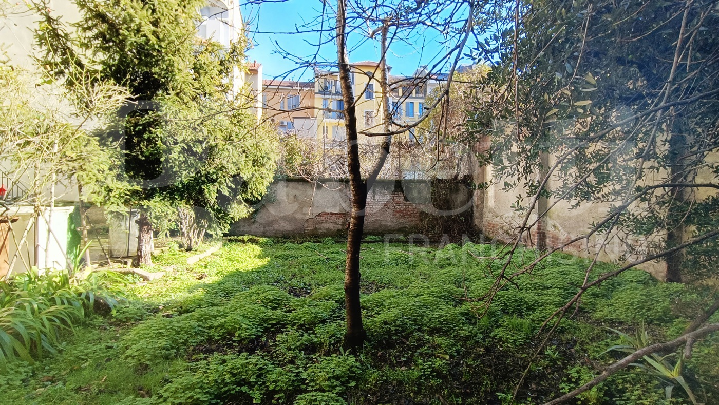 Trilocale da ristrutturare a Milano