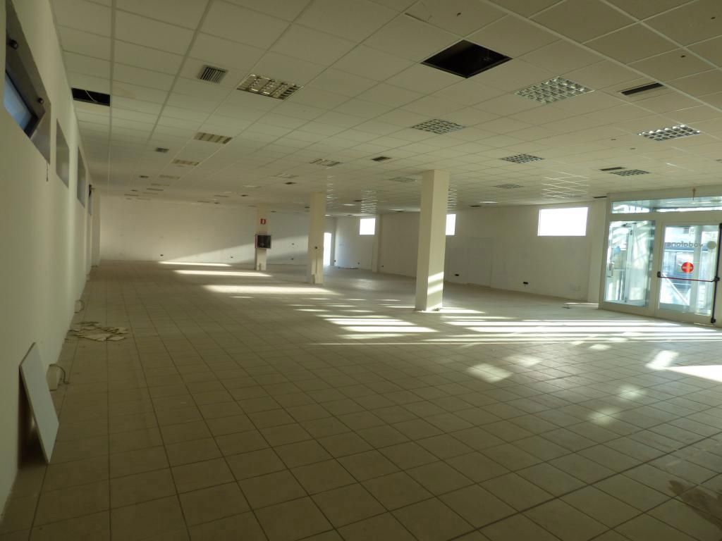 Negozio classe A1 a Manta