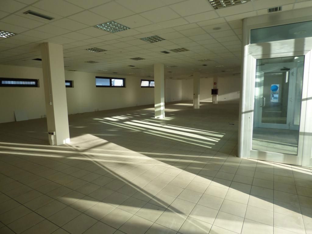 Negozio classe A1 a Manta