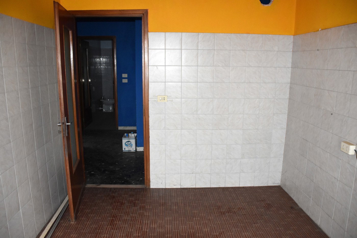 Stabile/Palazzo con box a Sanfront