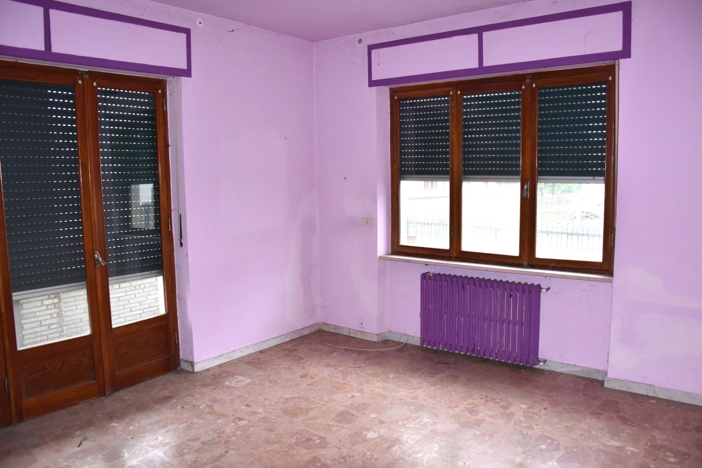 Stabile/Palazzo con box a Sanfront