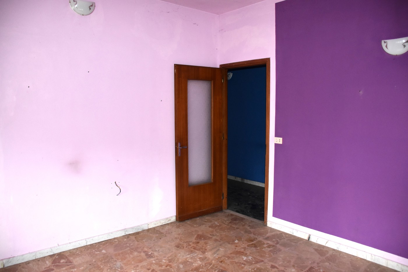 Stabile/Palazzo con box a Sanfront