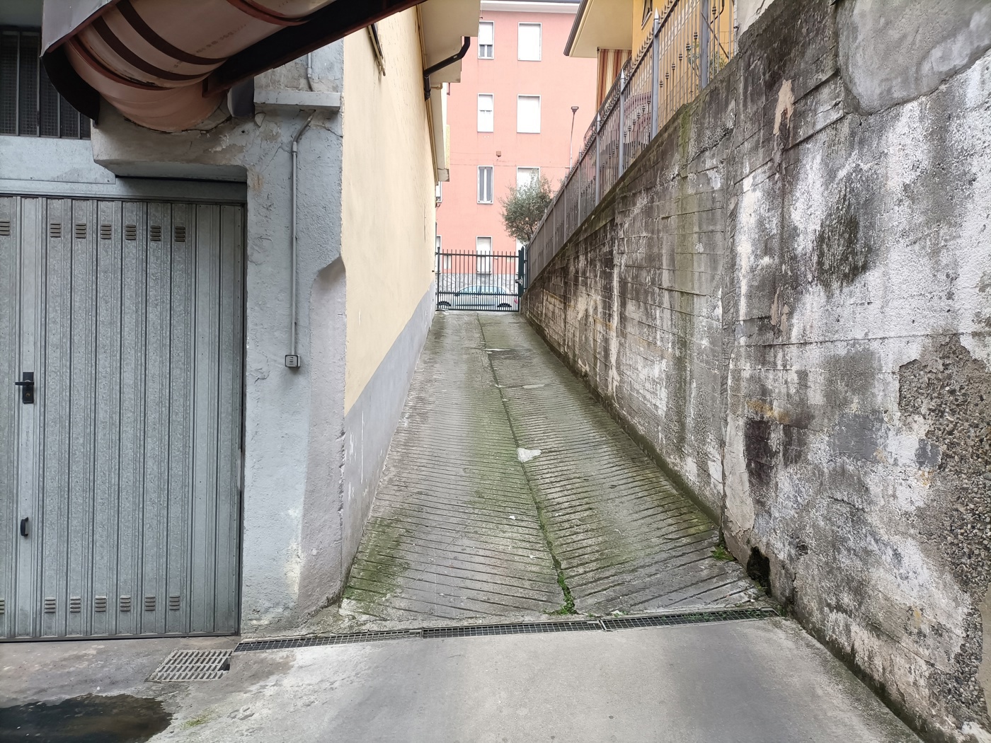 Box/Garage 25mq in affitto a Saluzzo