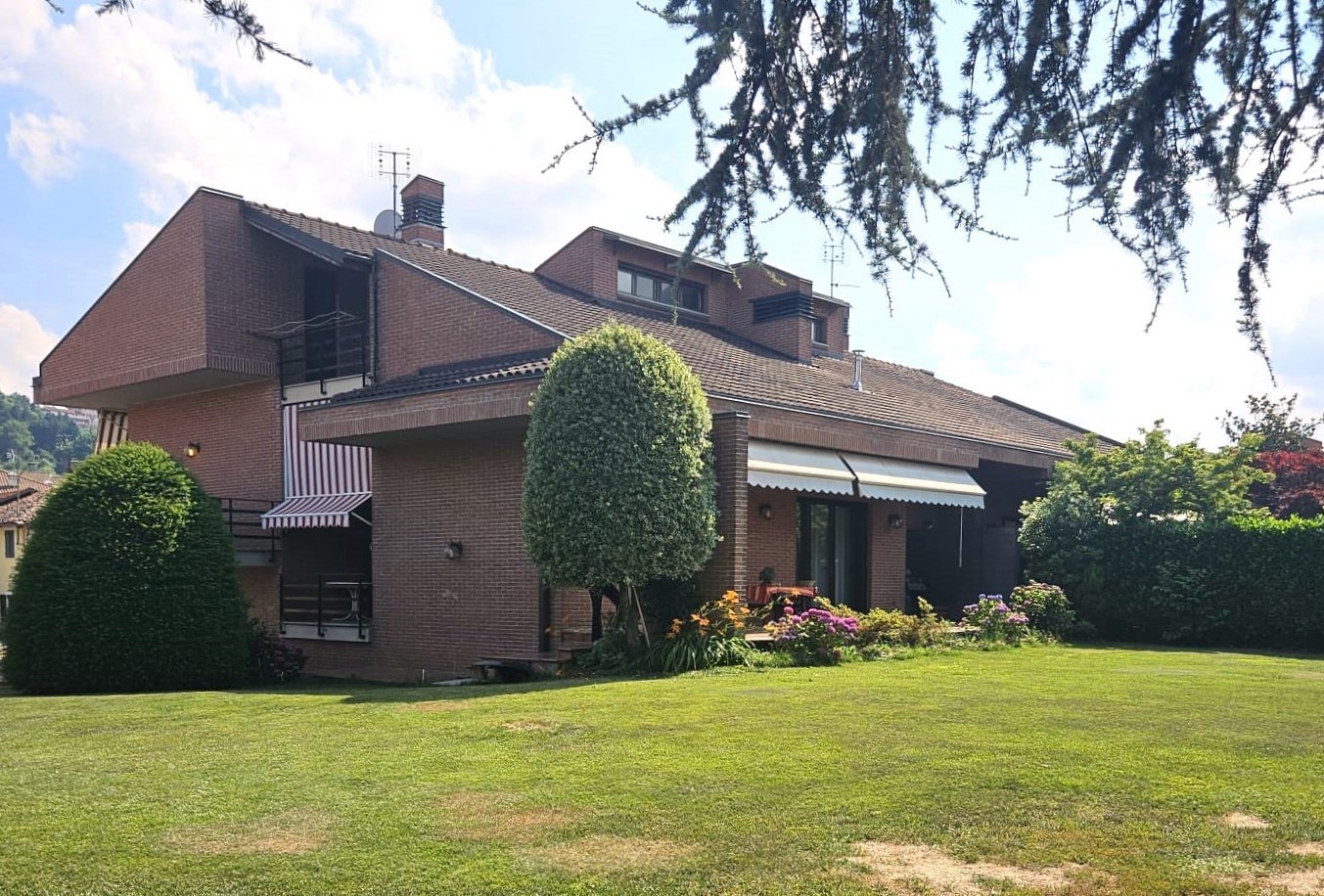 Villa Bifamiliare con giardino a Saluzzo
