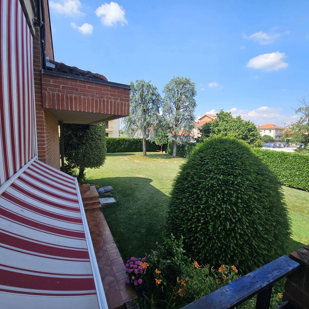 Villa Bifamiliare con giardino a Saluzzo