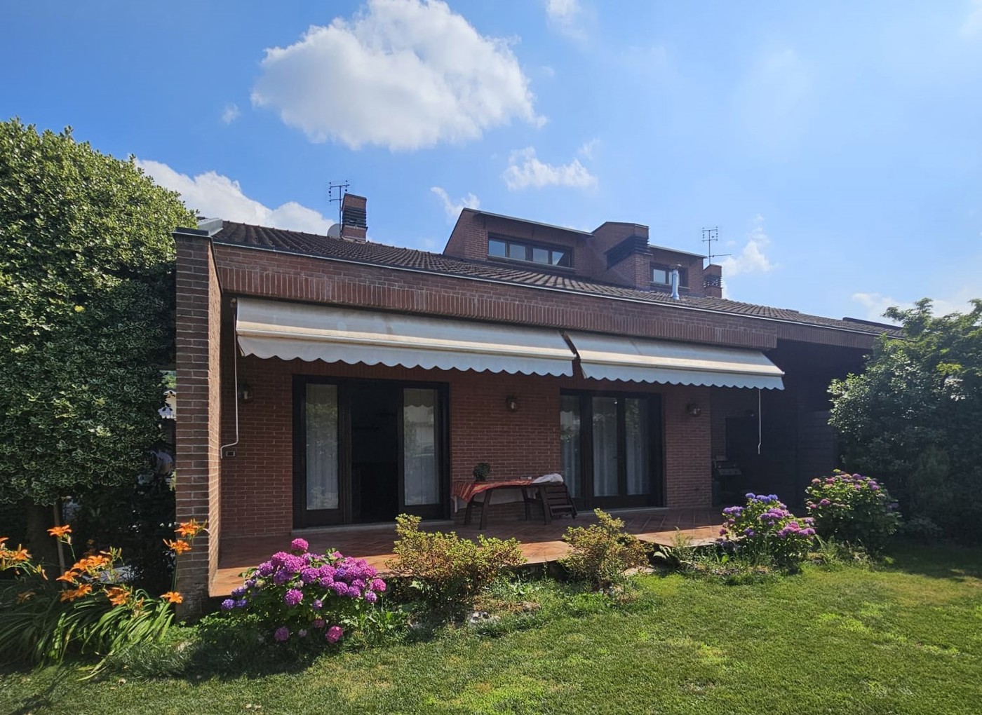 Villa Bifamiliare con giardino a Saluzzo