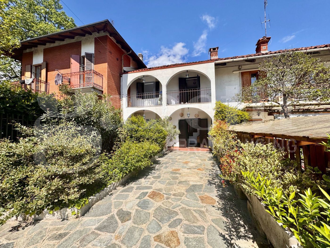 Rustico con giardino a Bruino