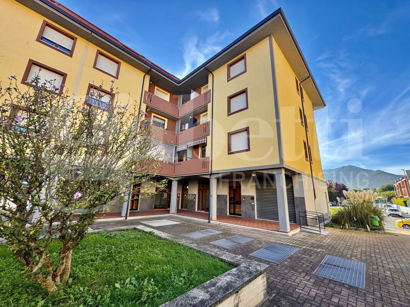 Quadrilocale con box a Bruino