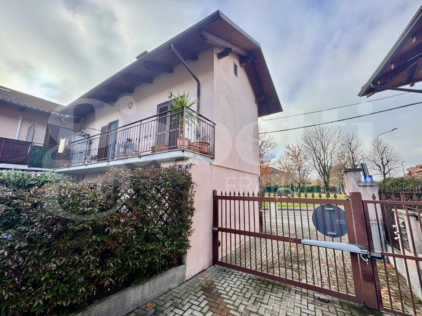 Villa con box doppio a Bruino