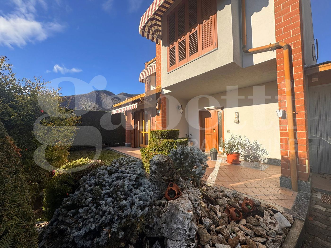 Casa indipendente con giardino a Sangano