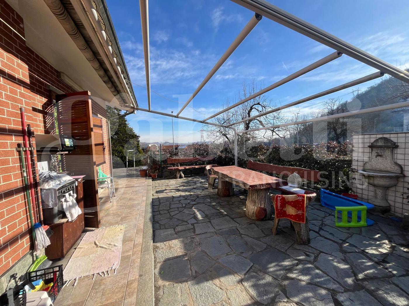 Villa con giardino a Trana