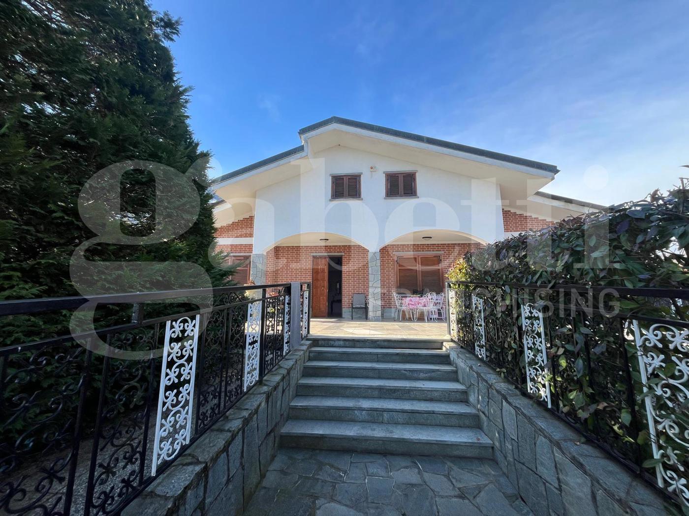 Villa con giardino a Trana