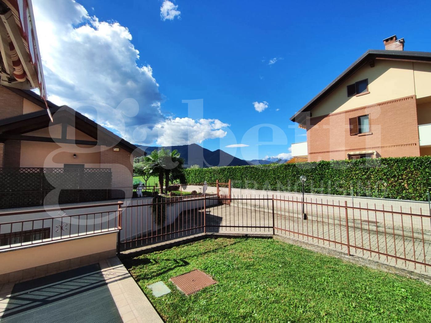 Quadrilocale con giardino a Bruino