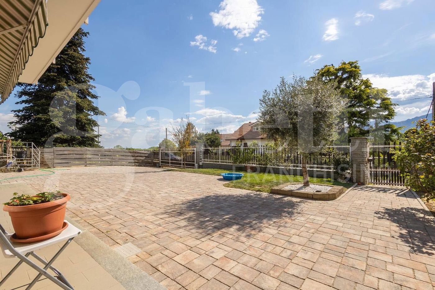 Villa con giardino a Piossasco