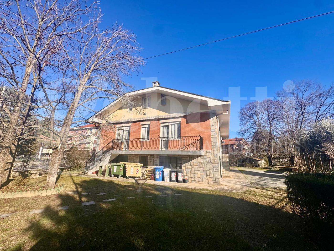 Villa con giardino a Bruino