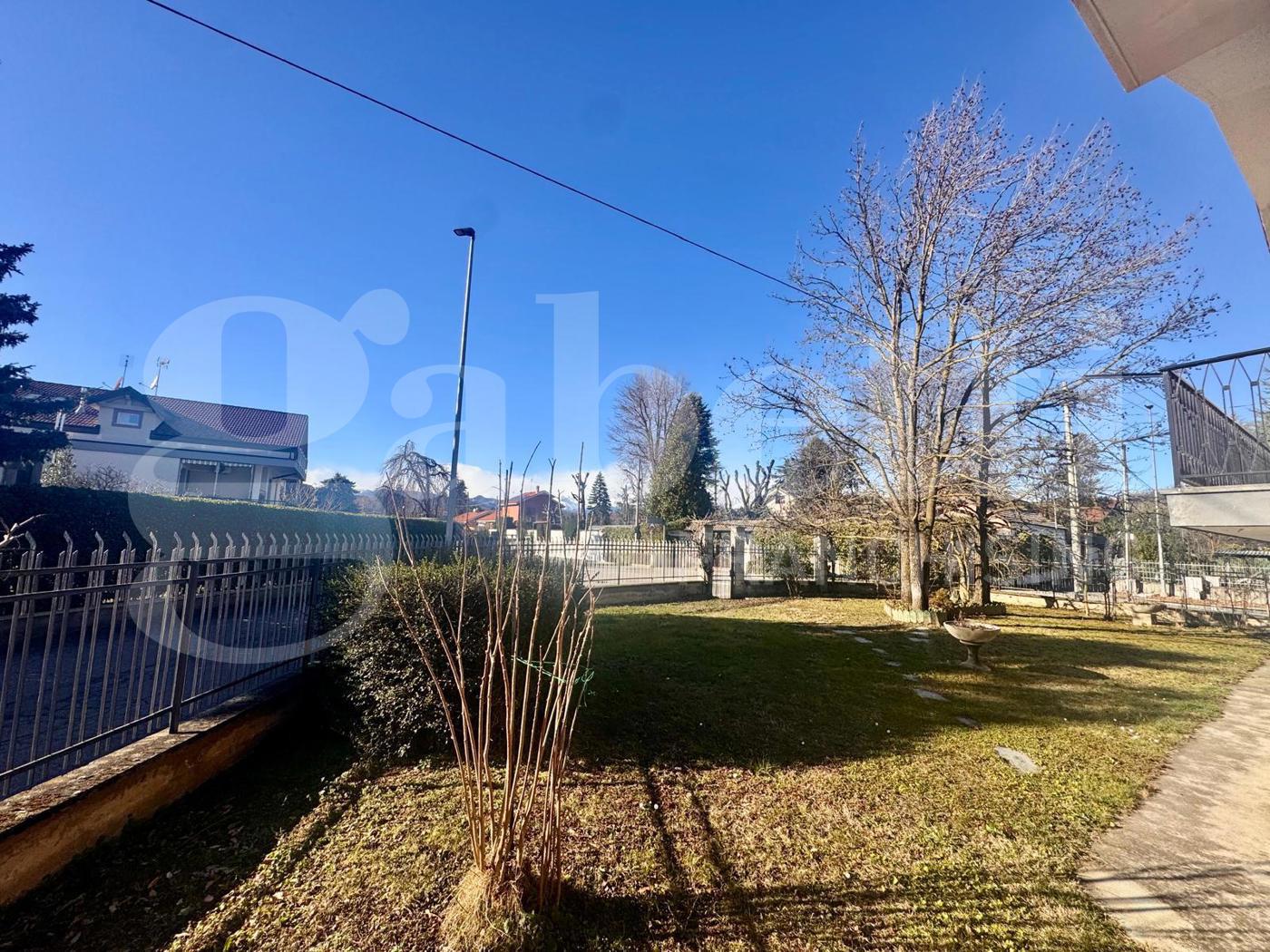 Villa con giardino a Bruino