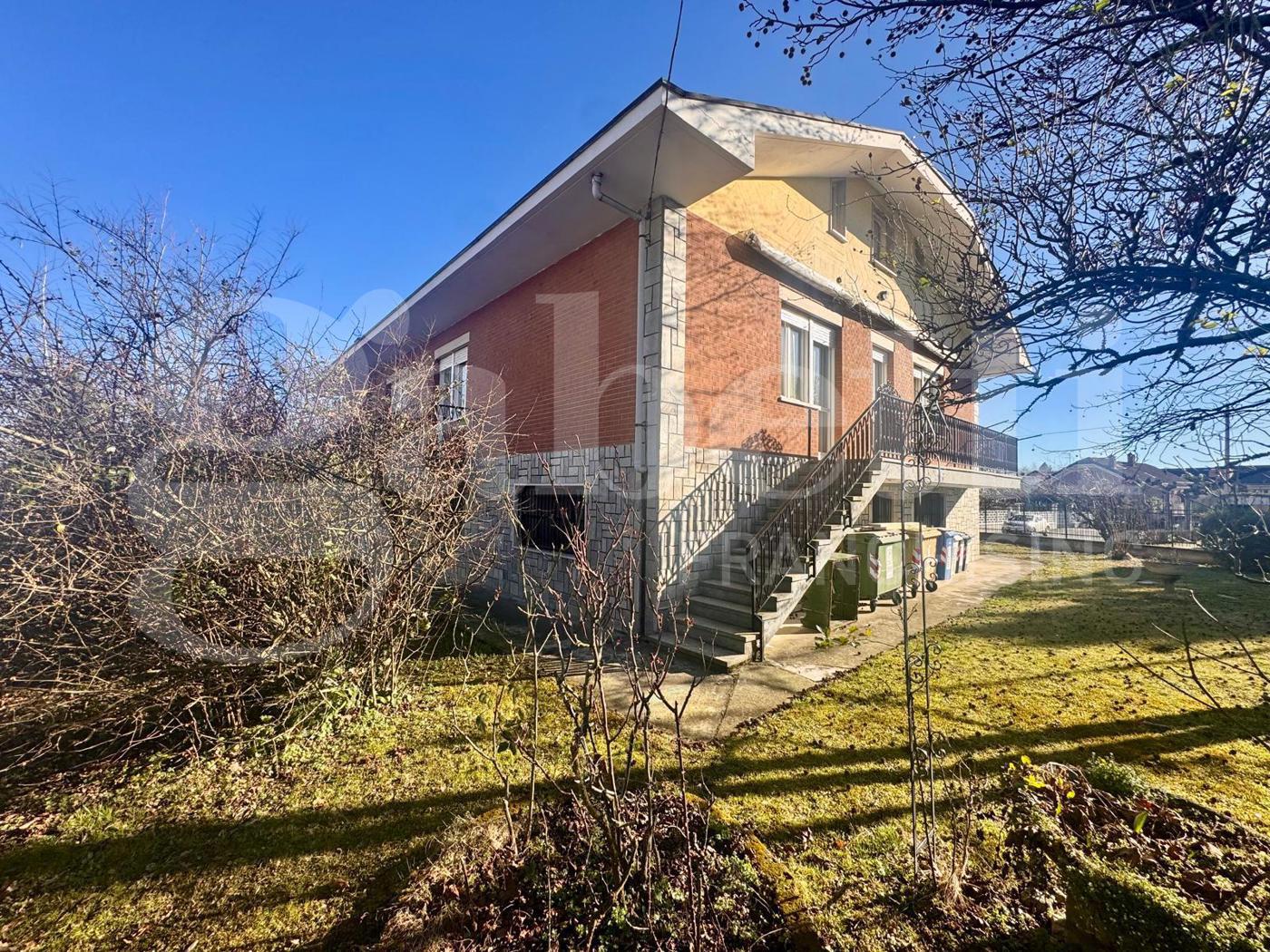 Villa con giardino a Bruino