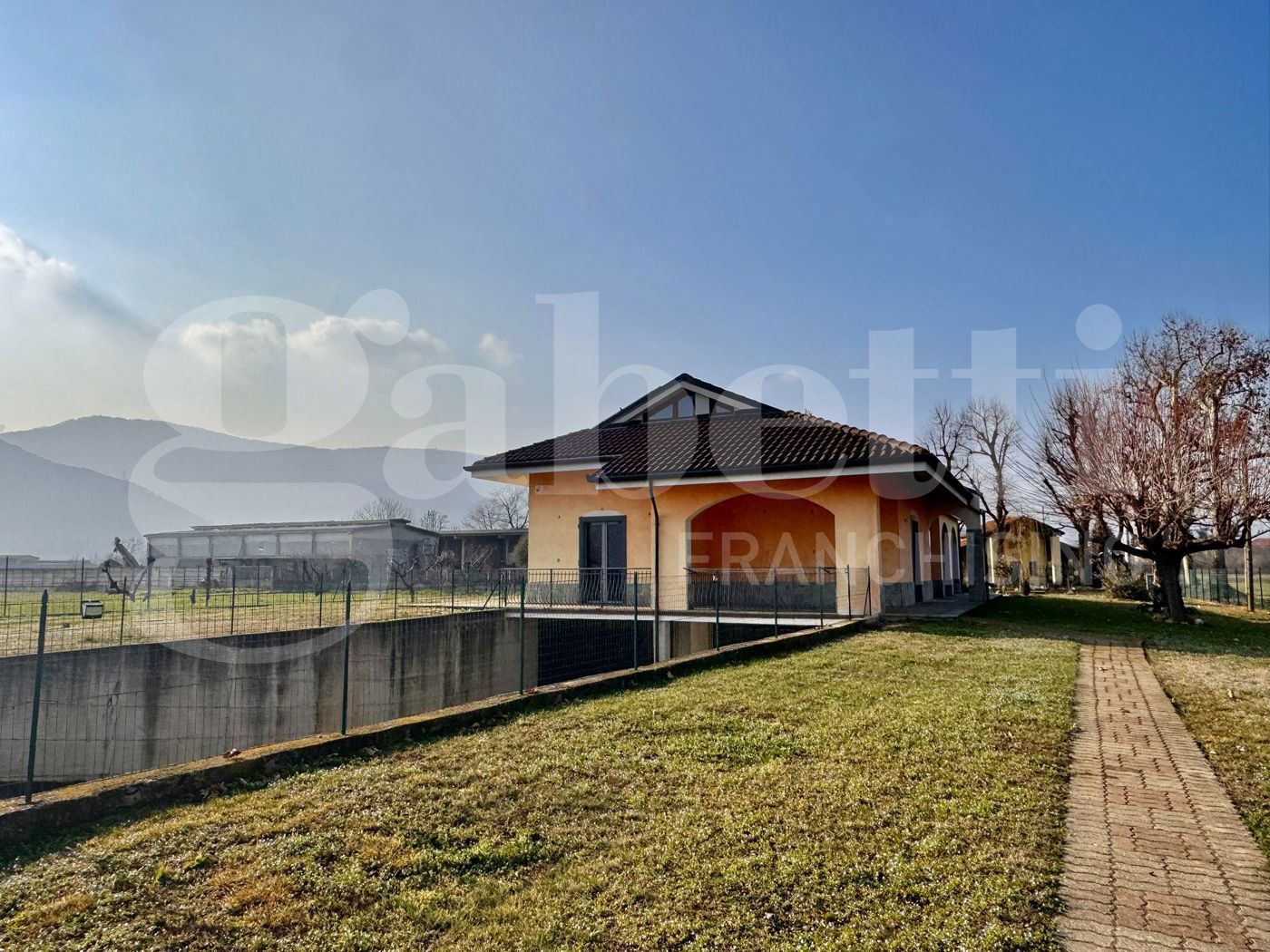 Villa con giardino a Bruino