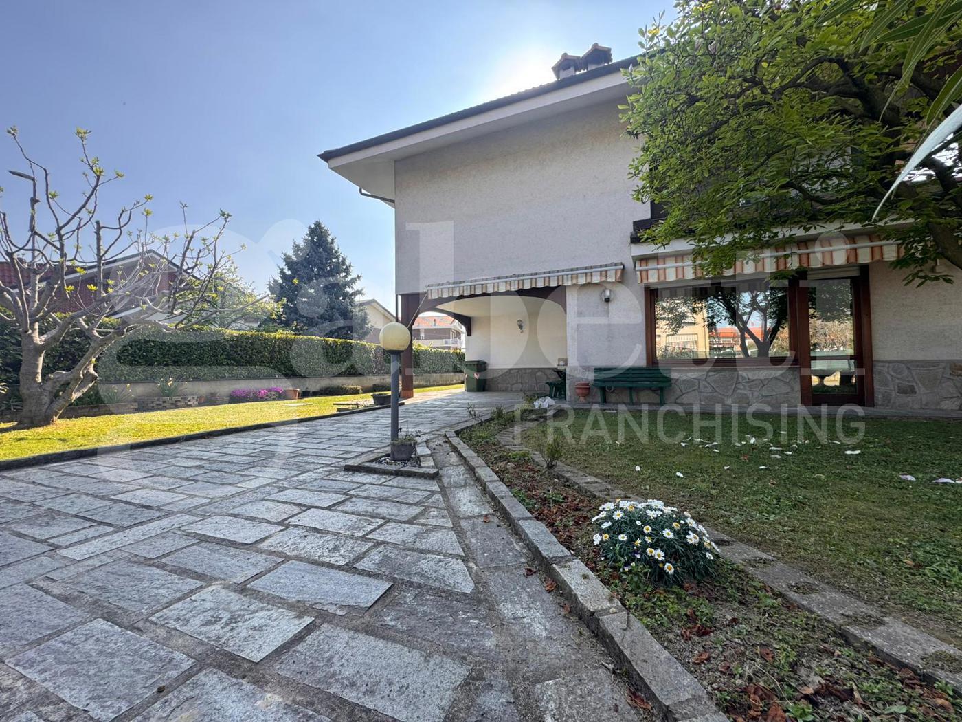 Villa con giardino a Bruino