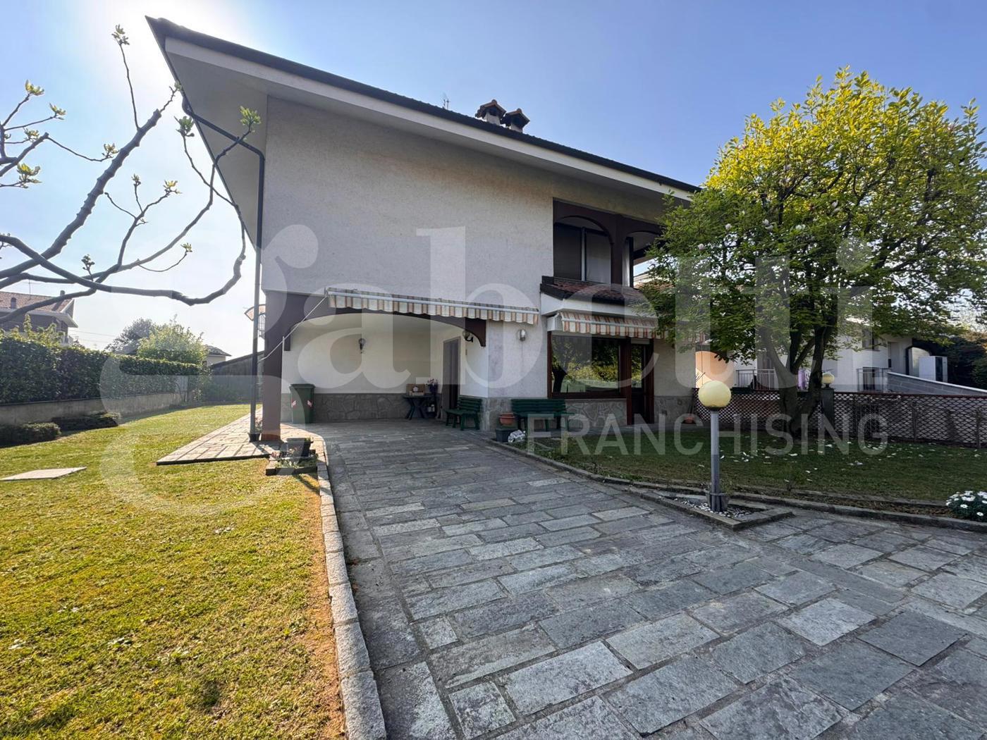 Villa con giardino a Bruino