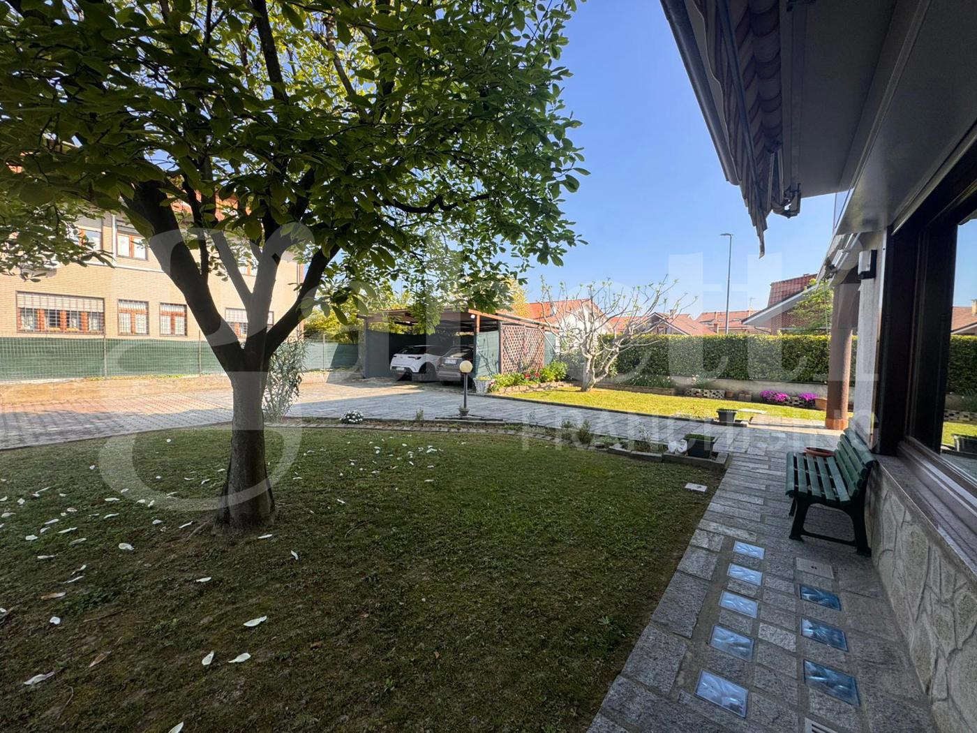 Villa con giardino a Bruino