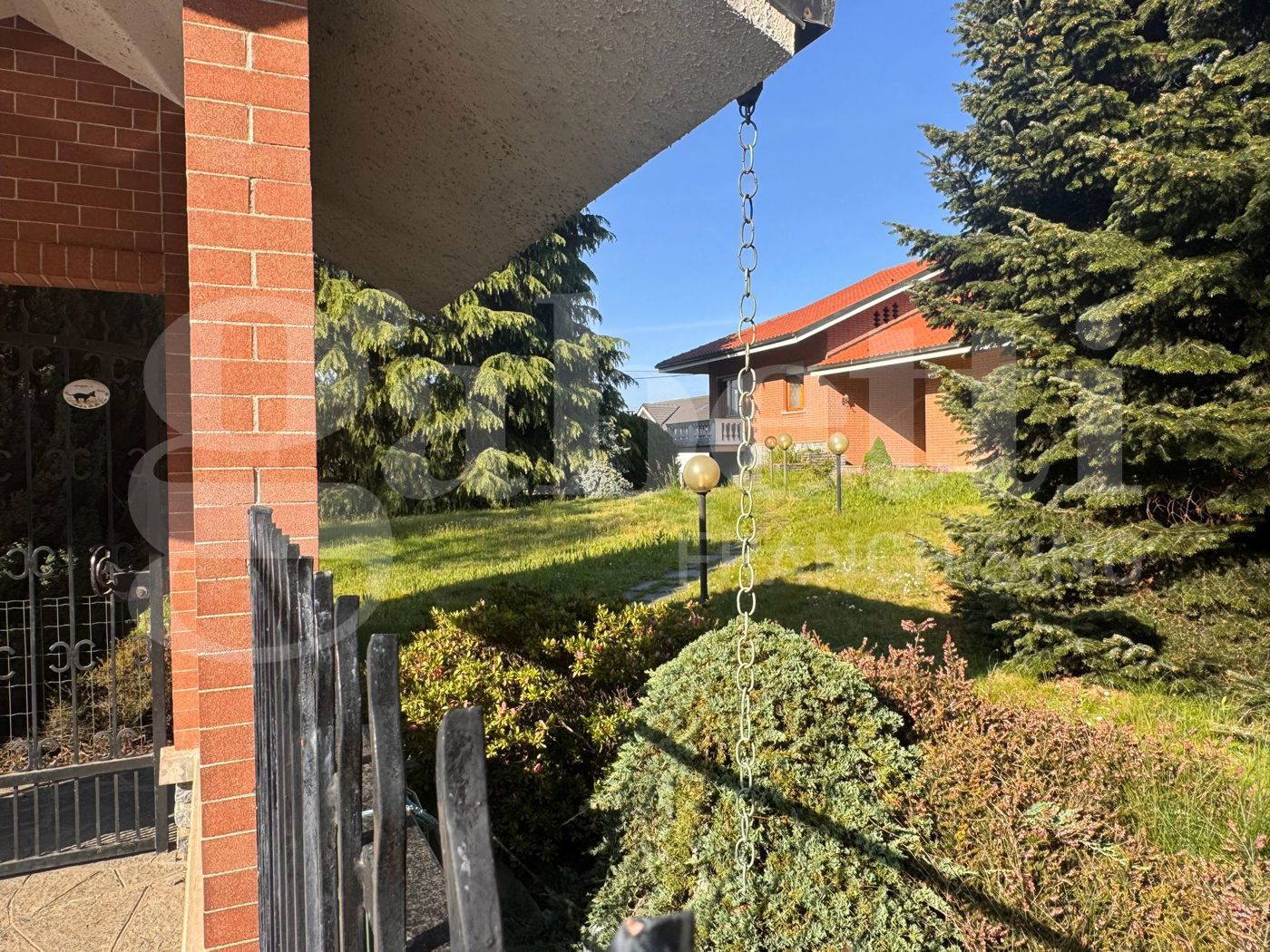 Villa con giardino a Sangano