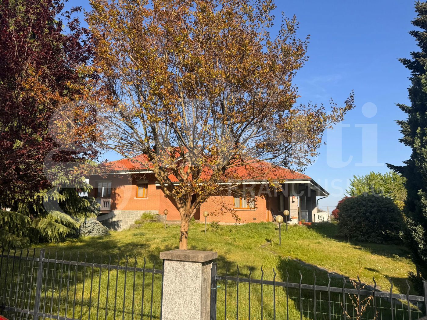 Villa con giardino a Sangano