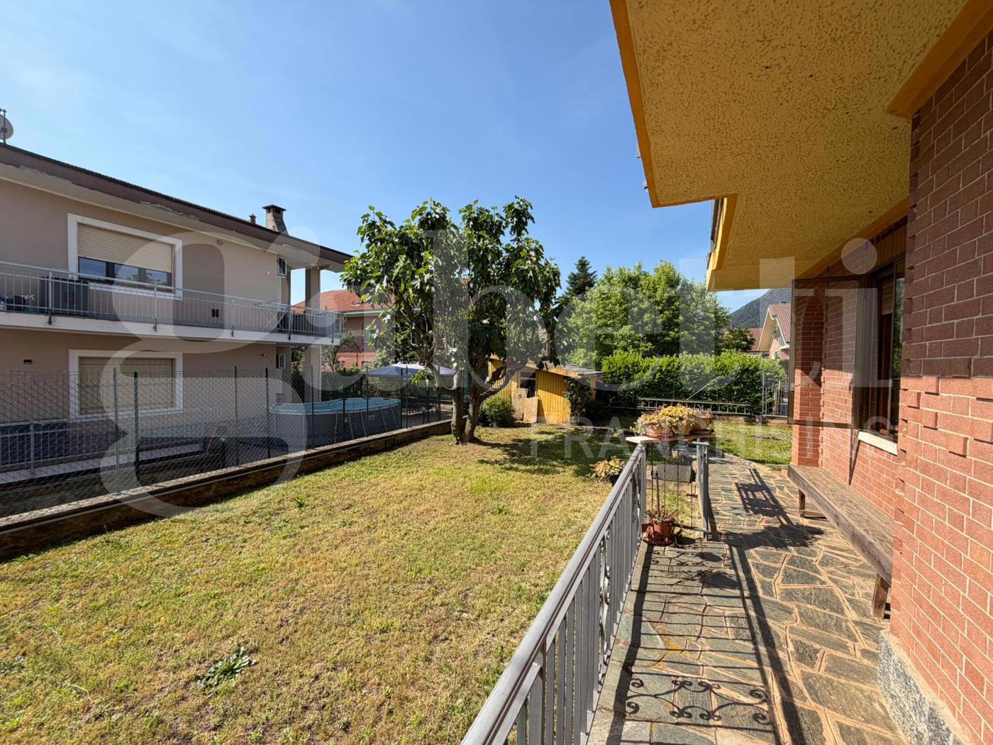 Villa con giardino a Bruino