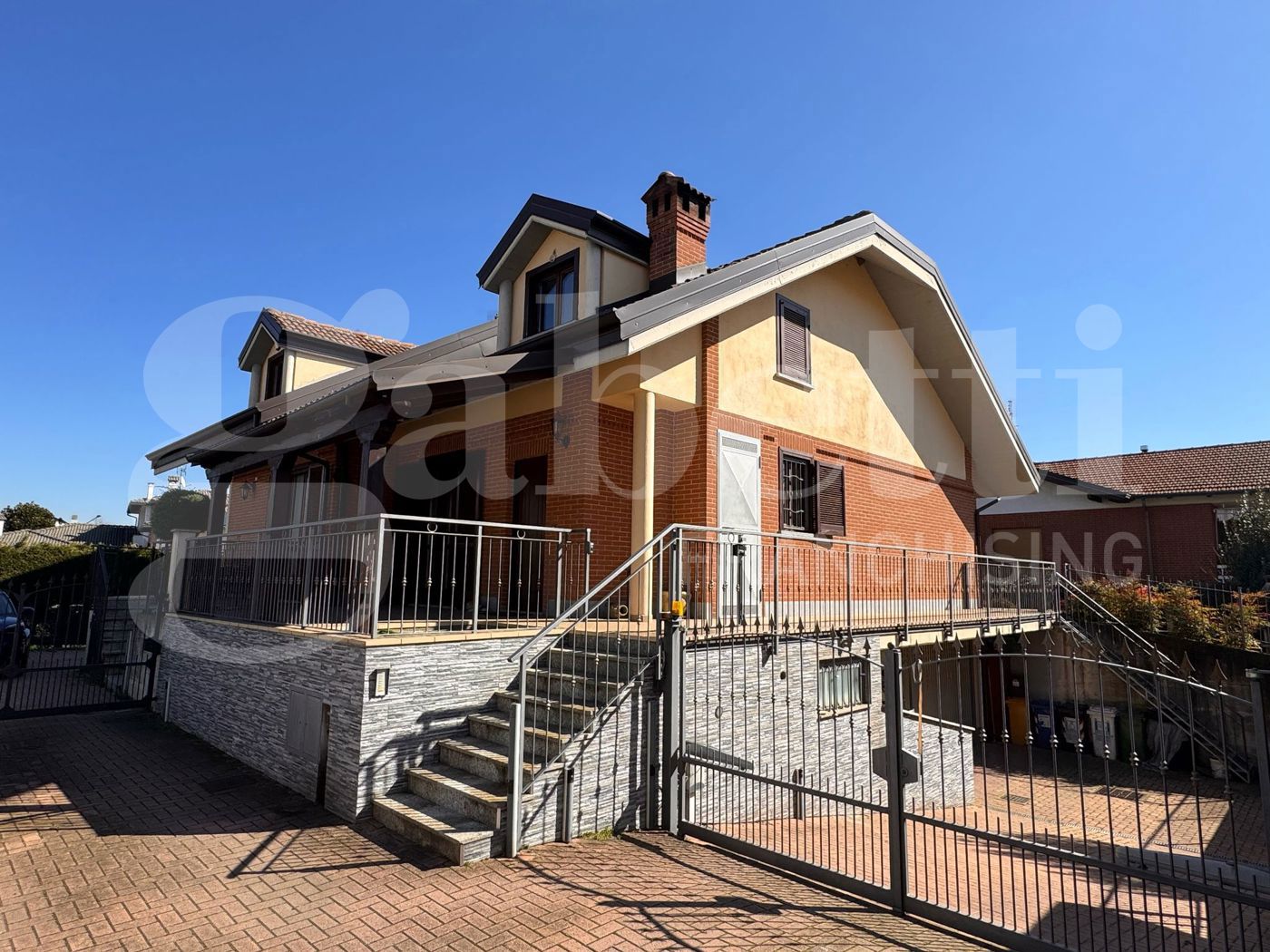 Villa con giardino a Bruino