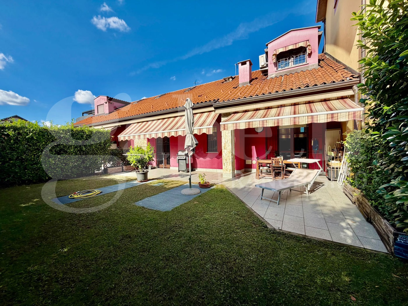 Villa con giardino a Bruino